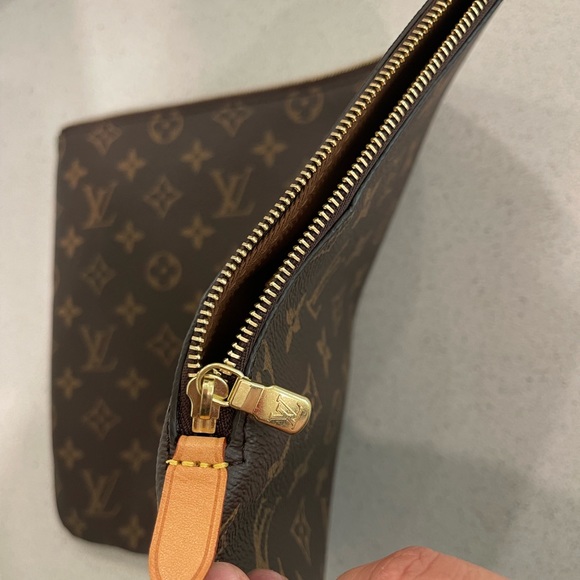 Louis Vuitton clutch - Picture 3 of 13